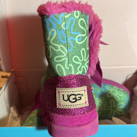UGG winter boots, size 13 USA, UK 12, EU 30, Japan 19.5 - Picture 2 of 5